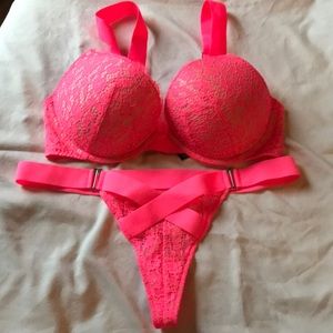 Set of bra and undies brand new.